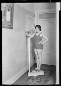 Sun tan machine in Lee Hotel, Southern California, 1929