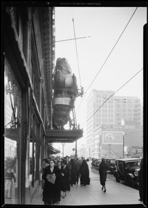 Santa Claus statue on marquee, Southern California, 1932