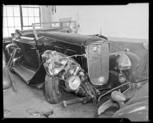 Packard sedan, Dr. Kinyon owner and Cadillac coupe, Gerhart owner & assured, Los Angeles, CA, 1940