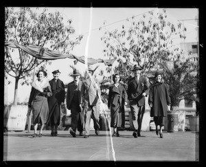 Crowds walking to & from sale, Southern California, 1936