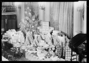 Rotary Club Christmas gifts, Southern California, 1932