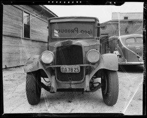 Dodge truck with front end damage, 2823 South Central Avenue, Los Angeles, CA, 1941