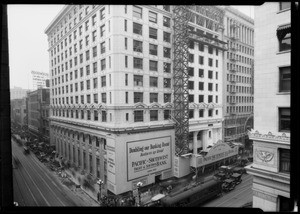Progress of new building, Pacific-Southwest Bank building, West 6th Street and South Spring Street, Los Angeles, CA, 1925