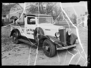 Intersection of South Pacific Avenue and Riverdale Drive, International truck, Southern California, 1935