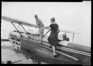 Mission Orange girls at Western Airport, Southern California, 1926