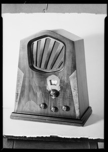 Chassis and small cabinet Falck radio, Southern California, 1930