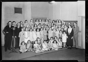 Campfire girls at KFI, Southern California, 1934