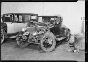 Buick, Ford, Oakland Caril assured, El Categ garage, Southern California, 1932