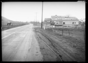 Ed Martin's Garage, 1 & 6/10 miles north of Malibu, Southern California, 1934