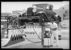 Man operating 'Hi Klonic' machine, Southern California, 1933