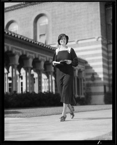 USC coed for Trojan ad, Los Angeles, CA, 1932