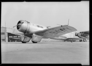 Trans World Airlines mail plane at Glendale airport, Glendale, CA, 1931