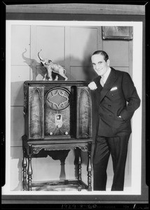 Al Jolson, new model Majestic, Southern California, 1929