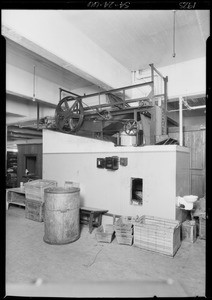 Conveyer in Young's Market, Southern California, 1925