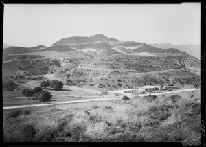 New views of canyon including group of women from Pasadena, Southern California, 1928