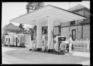 Signal Oil station, West 15th Street and South Broadway, Los Angeles, CA, 1933