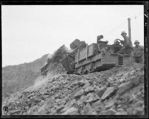 Willys Travelogue & Metropolitan Aqueduct, Thousand Palms, CA, 1934