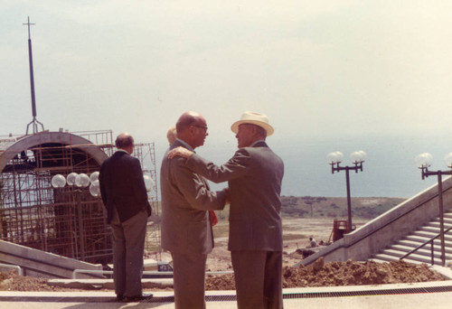 Pepperdine donors visiting Stauffer Chapel while still under construction, 1973