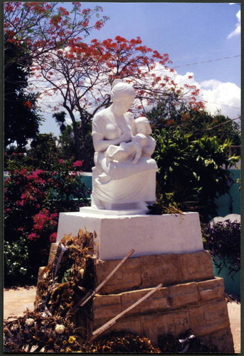 Tixmehuac Monumento a la Madre 2000 01