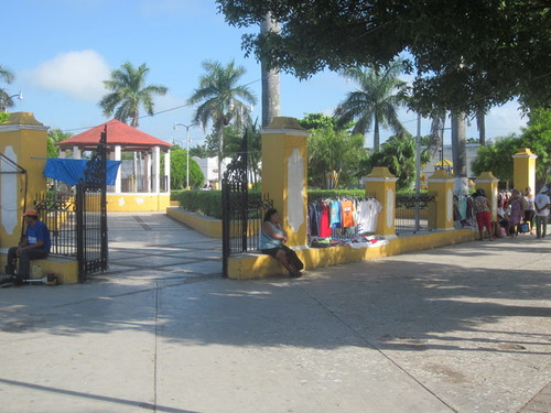 Women Selling handiwork along Tixkokob Plaza