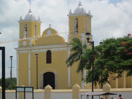 Kinchil church, closeup