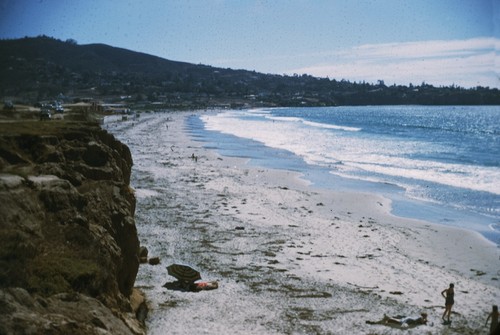 Beach cusps observed from the southern bluff of the Scripps Institution of Oceanography, looking towards La Jolla Shores