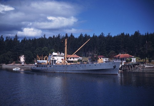 U.S. Army FS-210 at Lab Dock after bringing Panel on Oceanography