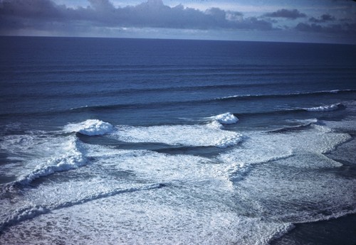 Refracted swell created by Scripps Canyon, photographed from cliff north of the Scripps Instution of Oceanography