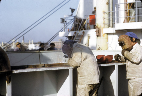 Shanghai Shipyard: Welders