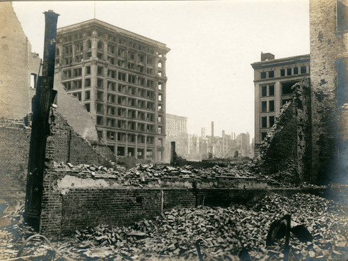 Buildings in ruins, San Francisco Earthquake and Fire, 1906 [photograph]