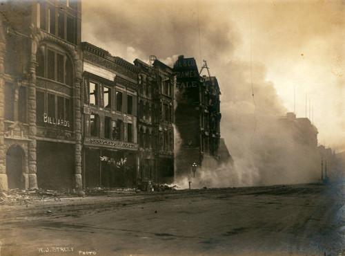 History Building burning, San Francisco Earthquake and Fire, 1906 [photograph]