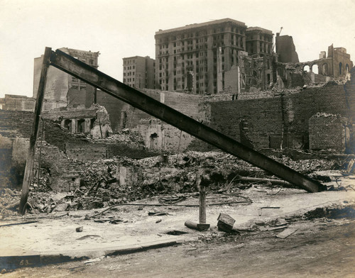 Buildings in ruins, San Francisco Earthquake and Fire, 1906 [photograph]