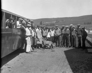 Tomales High School Project and Club Trip, W.H. Reasoner and students, April 1927 [photograph]