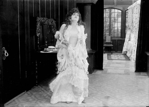 Beatriz Michelena as Mignon in the California Motion Picture Corporation production of Mignon, San Rafael, 1914 [photograph]