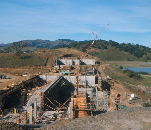 Construction of the Hall of Justice at the Frank Lloyd Wright-designed Marin County Civic Center, San Rafael, California, circa 1966 [photograph]