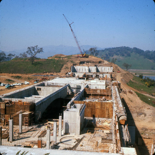 Construction of the Hall of Justice at the Frank Lloyd Wright-designed Marin County Civic Center, San Rafael, California, May 1967 [photograph]