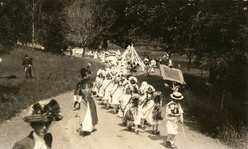 Contingent of schoolchildren en route to the Kentfield May Day Celebration, circa 1911 [photographic postcard]