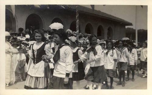 Girls in costume during the May Day celebrations at Tamalpais Centre in Kentfield, California, May, 1910 [photograph]