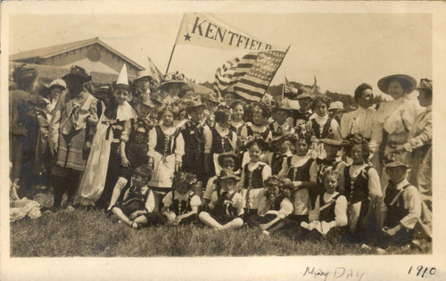 Costumed school children pose for a photograph at the second annual May Day celebrations in Kentfield, California, May, 1910 [photograph]