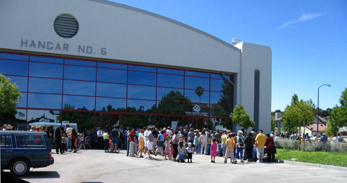 The South Novato Branch of the Marin County Free Library, at Hamilton Field, June 5, 2004 [photograph]