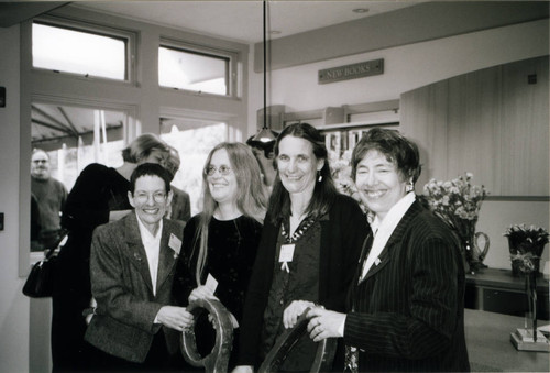 Ribbon cutting ceremony of the new Stinson Beach Branch of the Marin County Free Library, December 12, 1999 [photograph]