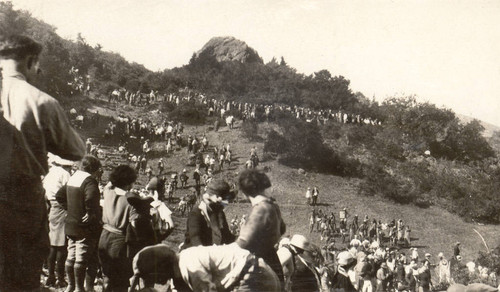 Audience attending the 1923 Mountain Play,Tamalpa, on Mt. Tamalpais[photograph]