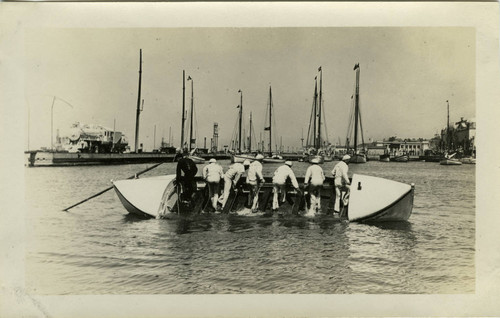 A demonstration at the 1915 Panama-Pacific International Exposition [photograph]
