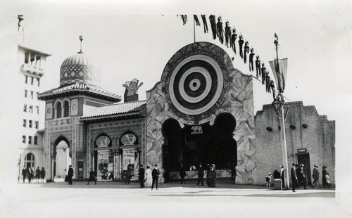 Shooting Gallery on the Zone, at the 1915 Panama-Pacific International Exposition [photograph]