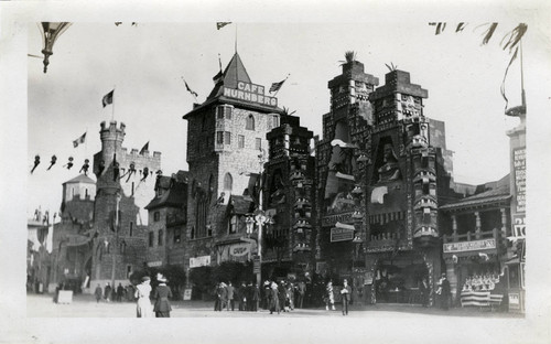 Attractions at “The Zone," 1915 Panama-Pacific International Exposition [photograph]