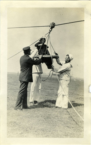 Aerial rescue demonstration at the 1915 Panama-Pacific International Exposition [photograph]