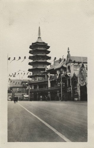 The Zone's Chinese Pagoda at the 1915 Panama-Pacific International Exposition [photograph]