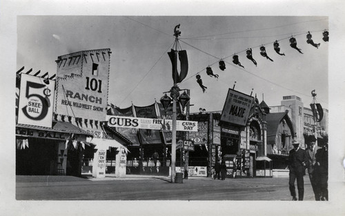 Attractions at “The Zone,” 1915 Panama-Pacific International Exposition [photograph]