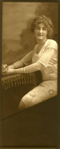 Bernice Holthouse Stanley, wife of San Quentin Prison Doctor Leo L. Stanley, circa 1915 [photograph]