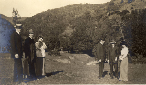 A group gathers in the Black Canyon area of San Rafael, California, March 1914 [photograph]